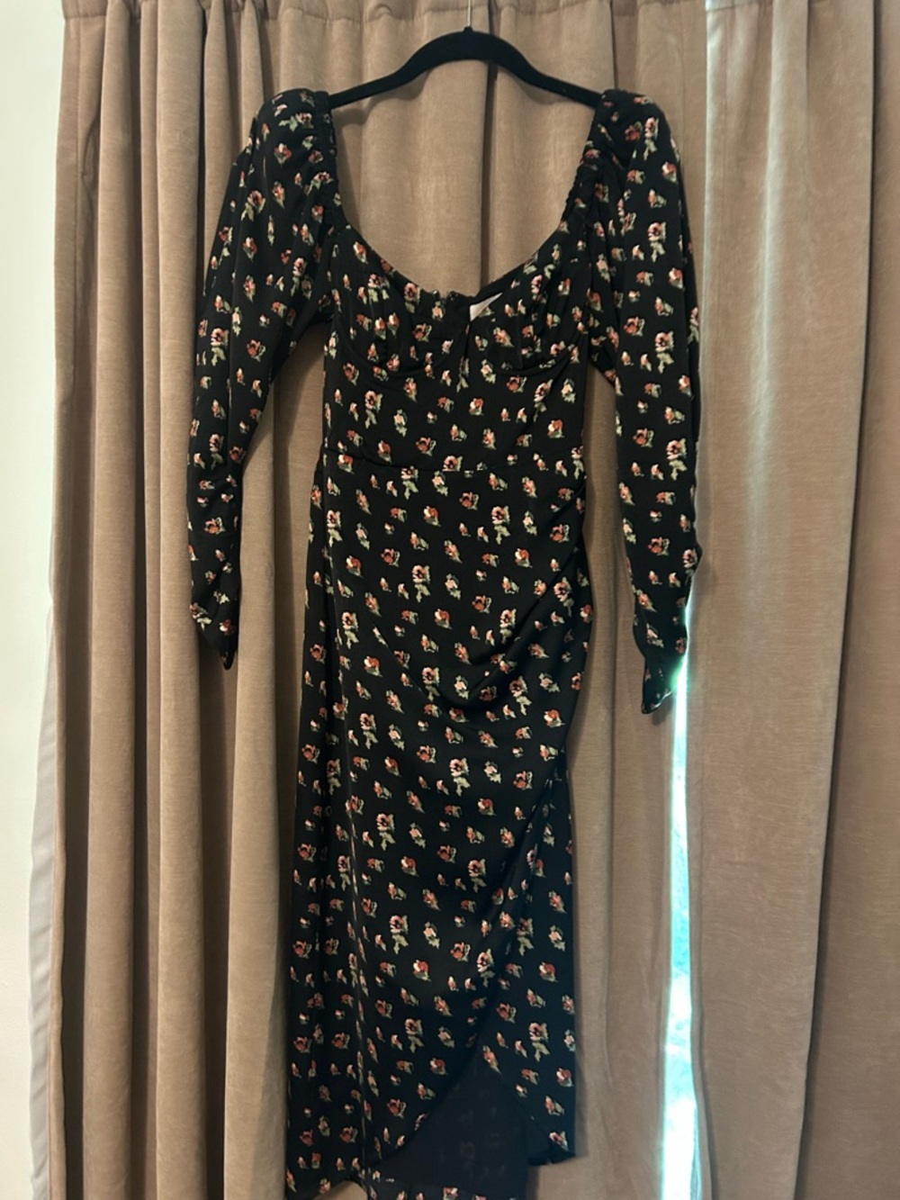 Astr Black Floral Long Sleeve Midi Dress
